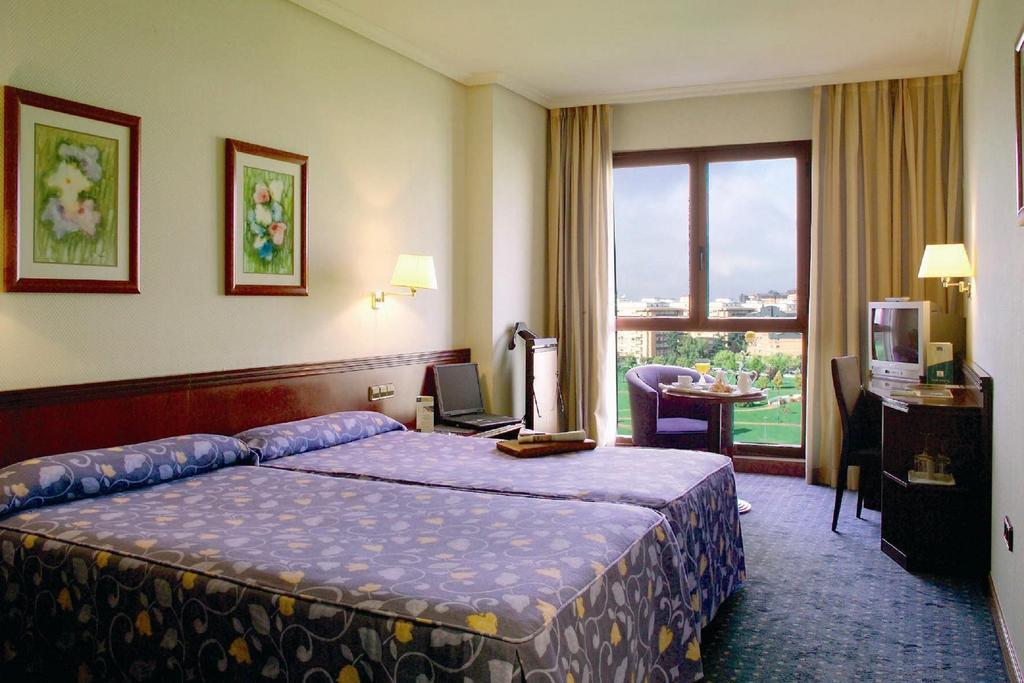 Occidental Pamplona Hotel Eksteriør billede