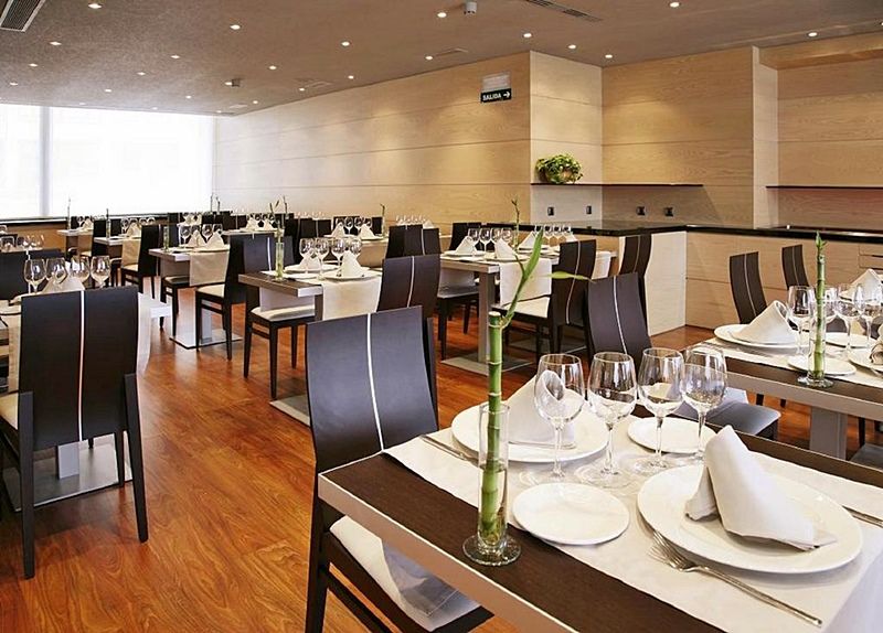 Occidental Pamplona Hotel Eksteriør billede